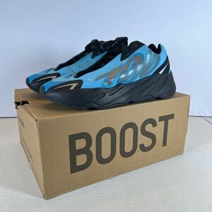 Yeezy Boost 700 MNVN: Bright Cyan